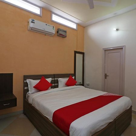 Oyo Flagship Mann Bed And Breakfast Rājpura Dış mekan fotoğraf