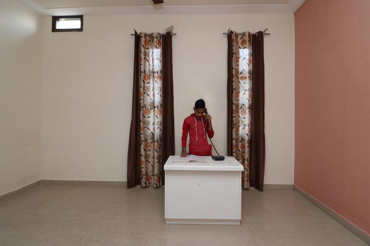 Oyo Flagship Mann Bed And Breakfast Rājpura Dış mekan fotoğraf
