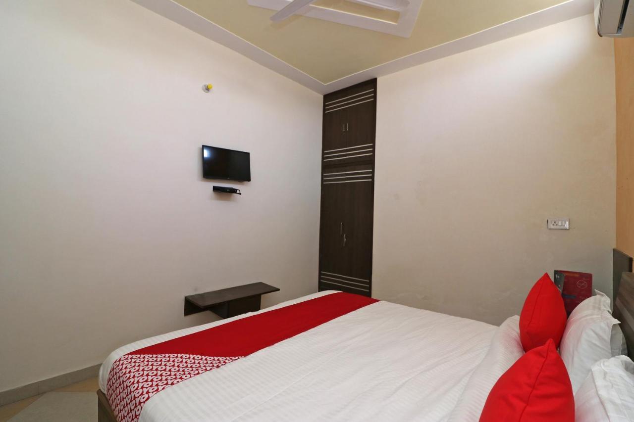 Oyo Flagship Mann Bed And Breakfast Rājpura Dış mekan fotoğraf