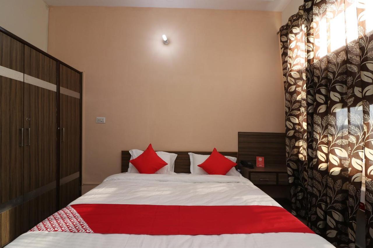 Oyo Flagship Mann Bed And Breakfast Rājpura Dış mekan fotoğraf