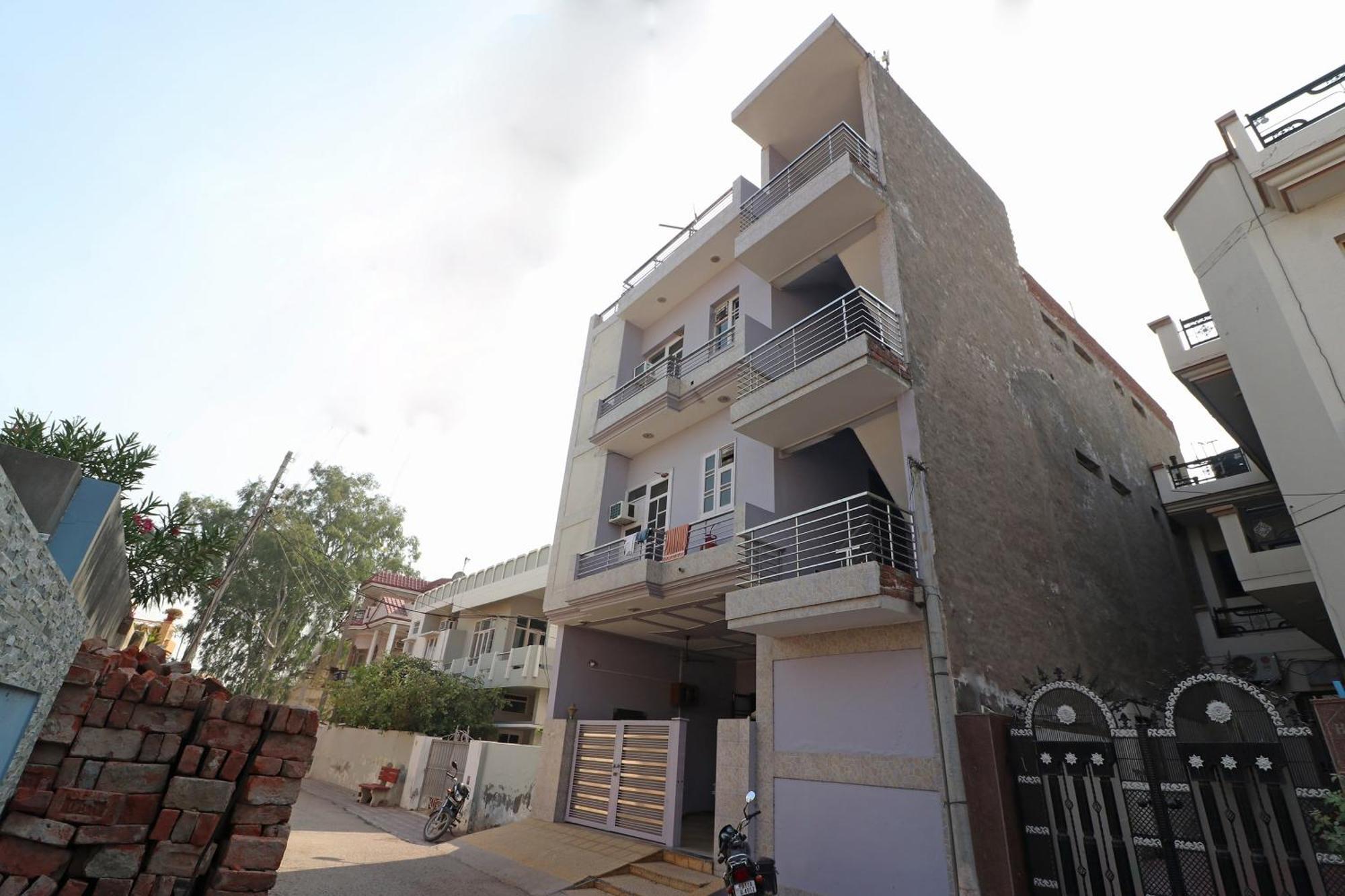 Oyo Flagship Mann Bed And Breakfast Rājpura Dış mekan fotoğraf